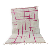 Grand tapis berbère marocain en laine écrue et rose fuchsia 300 x 200 cm