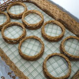 Wicker serving tray and its 8 coasters