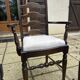 Ensemble de 6 chaises de salle à manger en chêne ancien rembourrées, comprenant 2 fauteuils.