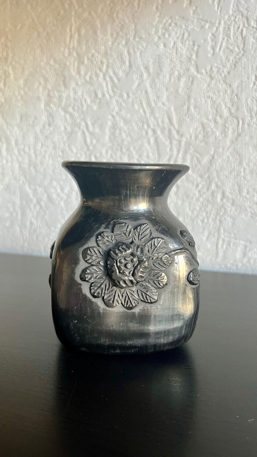 Mexican artisanal vase - Dona Rosa - Black Clay Oaxaca
