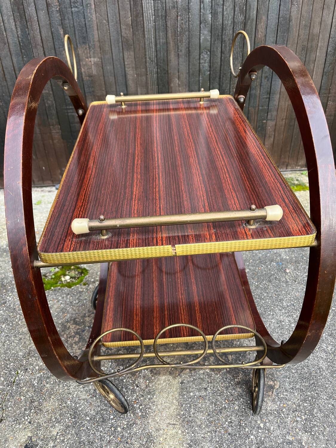 Vintage roulette bar