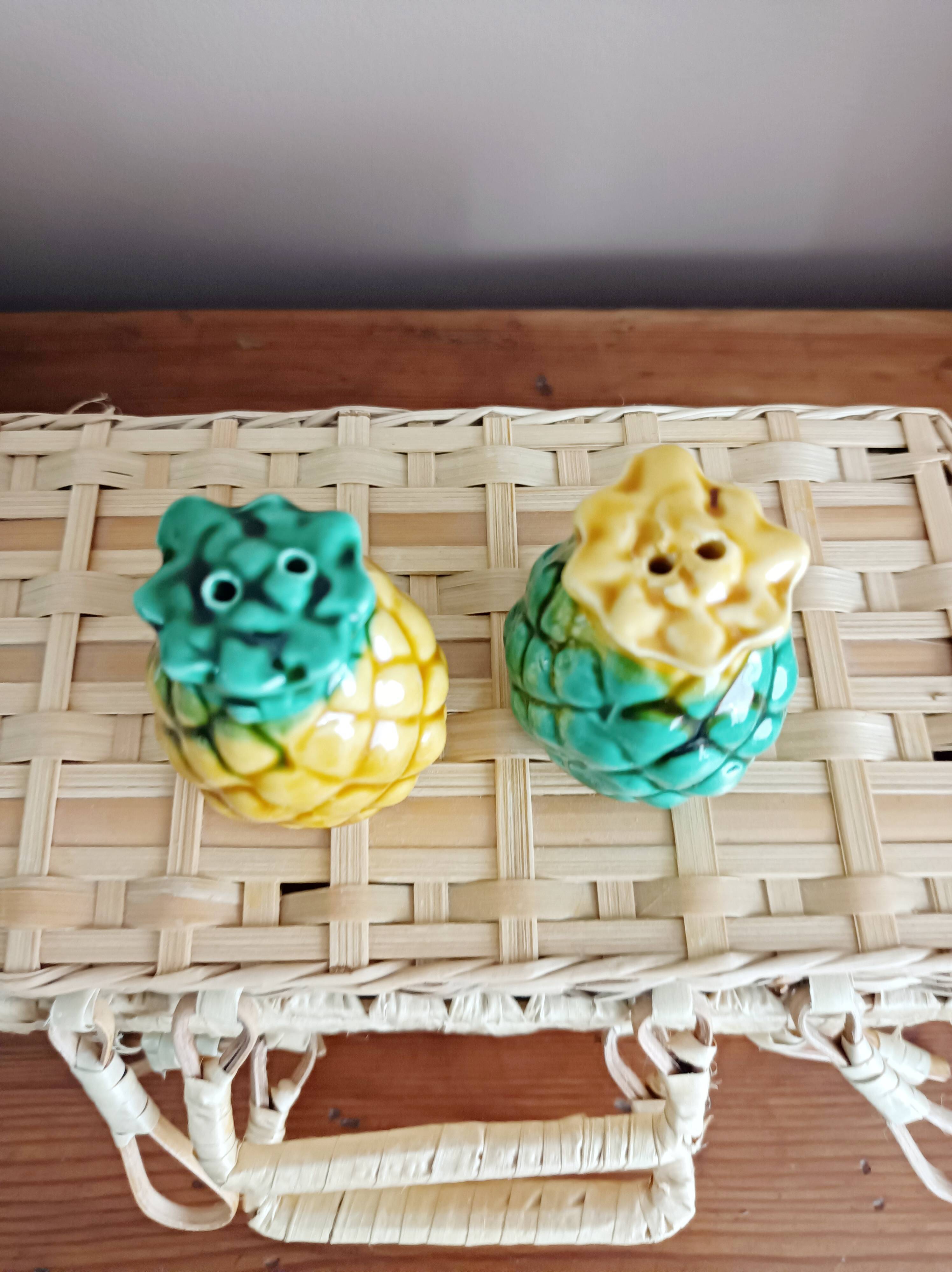 Pineapple salt and pepper shaker duo in slip