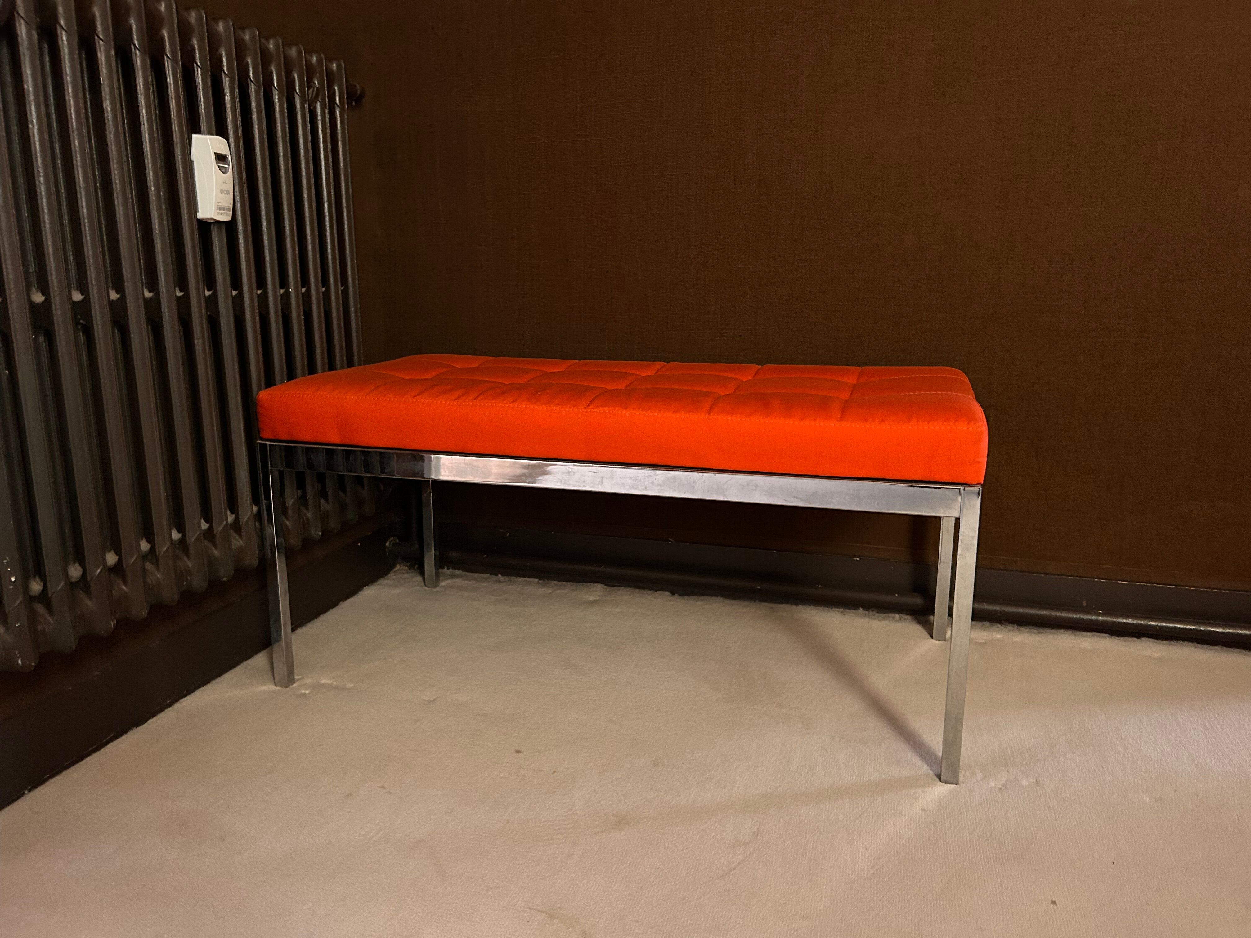 Banquette Knoll