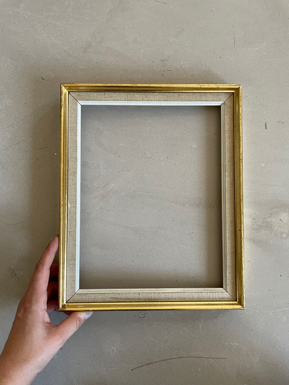 Small golden frame 25x30cm