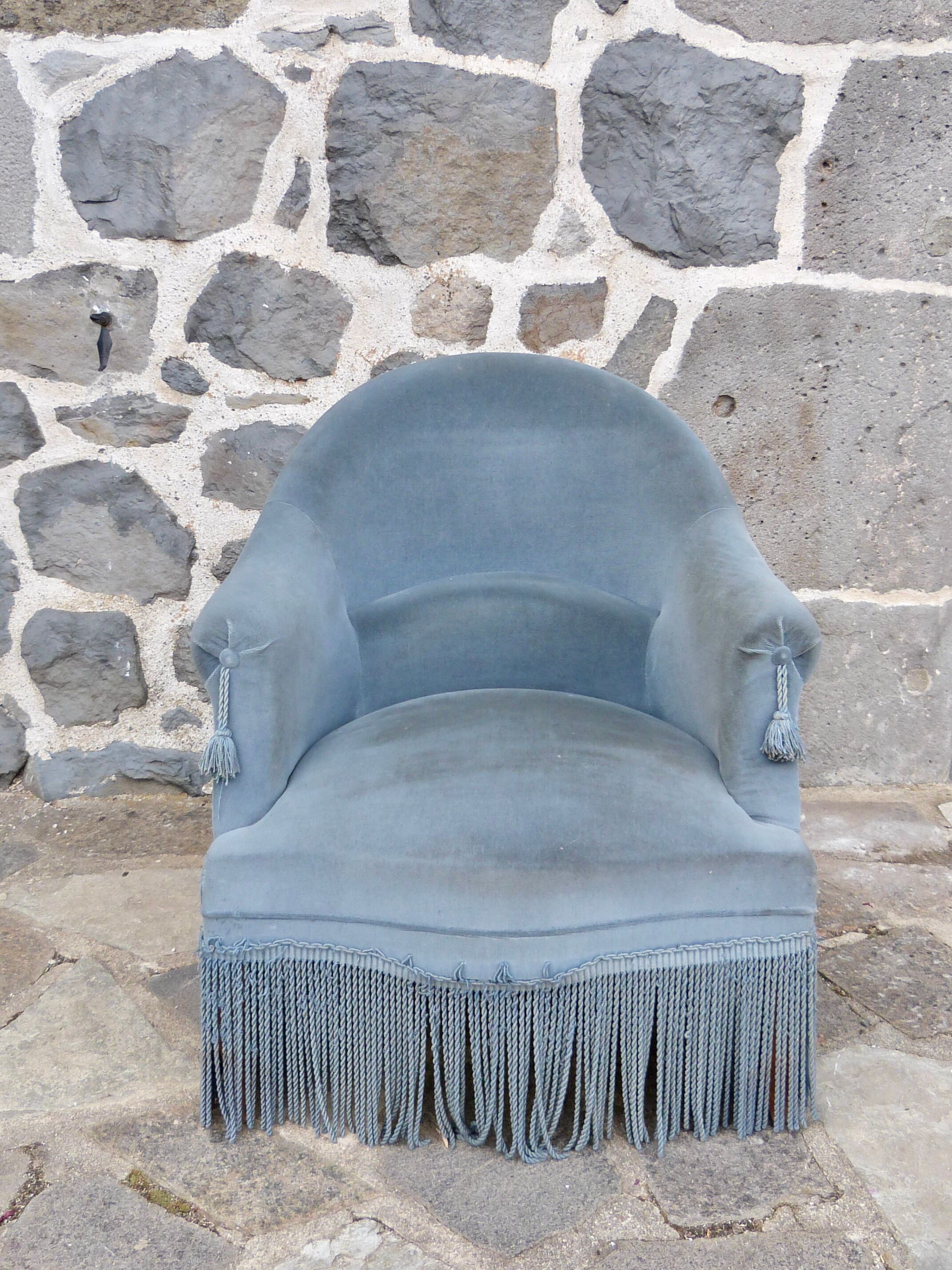 Blue velvet toad armchair