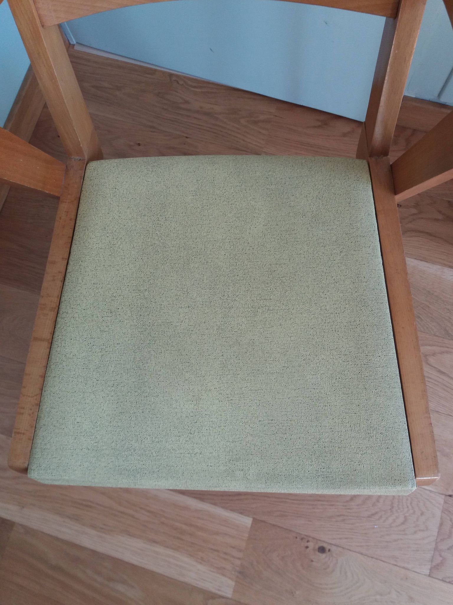 Bridge chair with armrests Scandinavian style yellow skaï