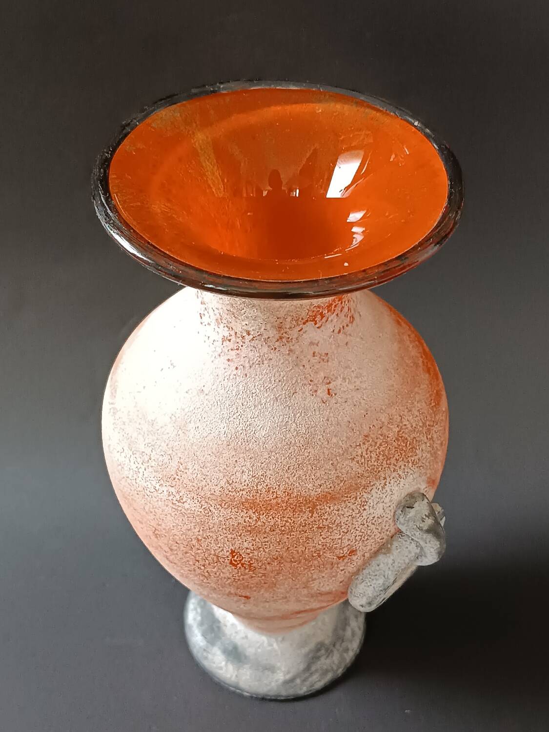 Amphora vase in scavo glass paste