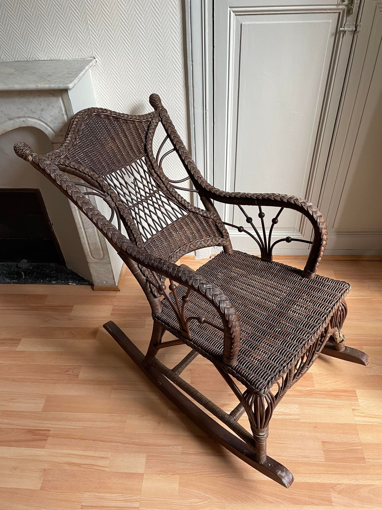Rocking-chair wicker