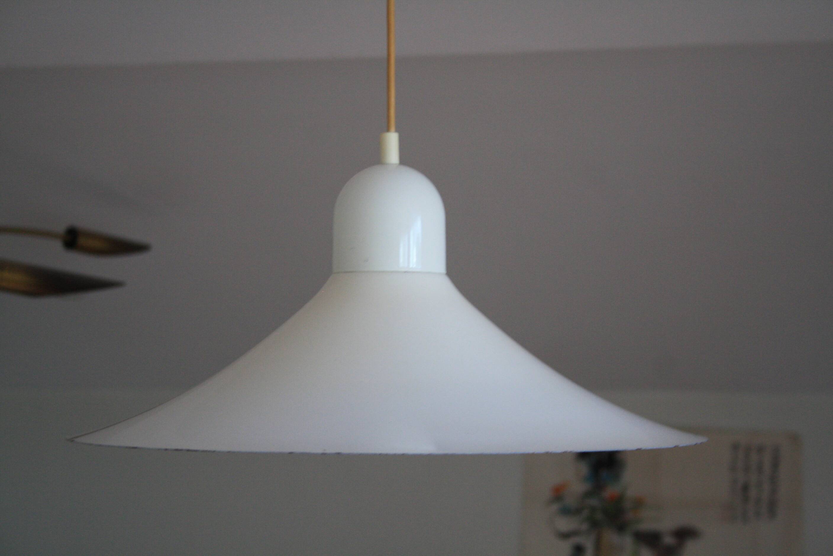 White metal suspension