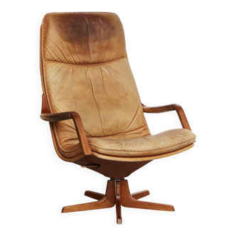 Fauteuil pivotant à dossier haut en teck et cuir Berg Furniture
