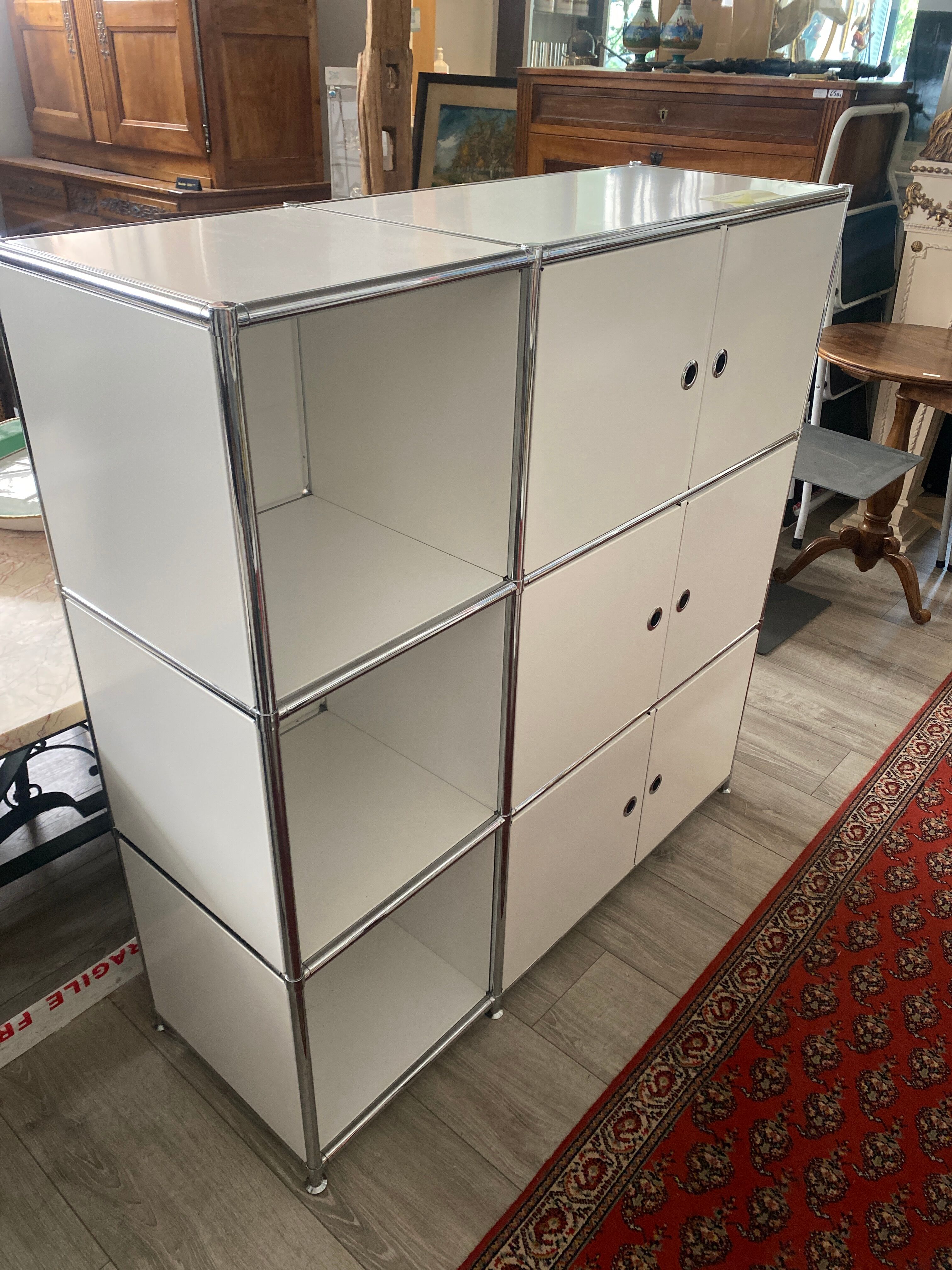 Storage cabinet