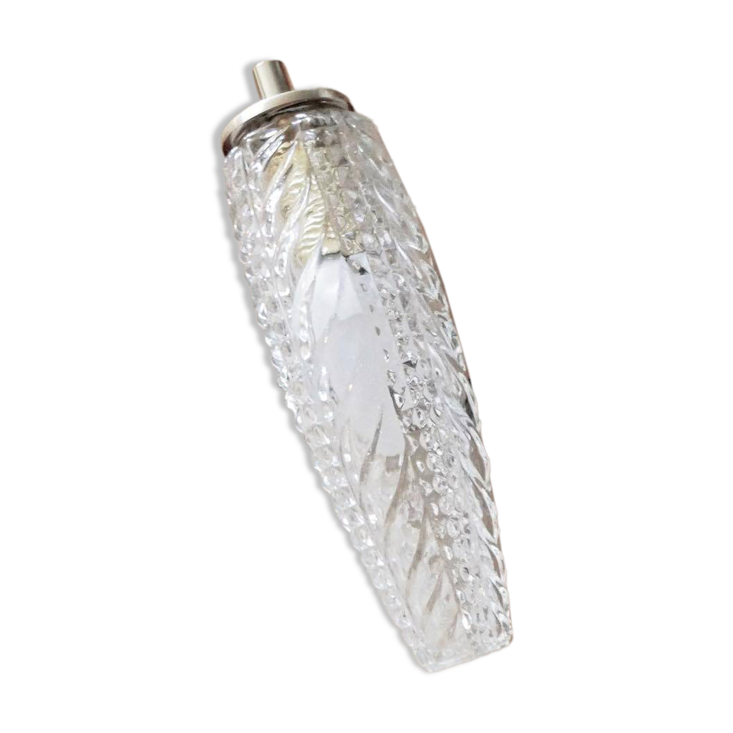 Chiseled glass suspension