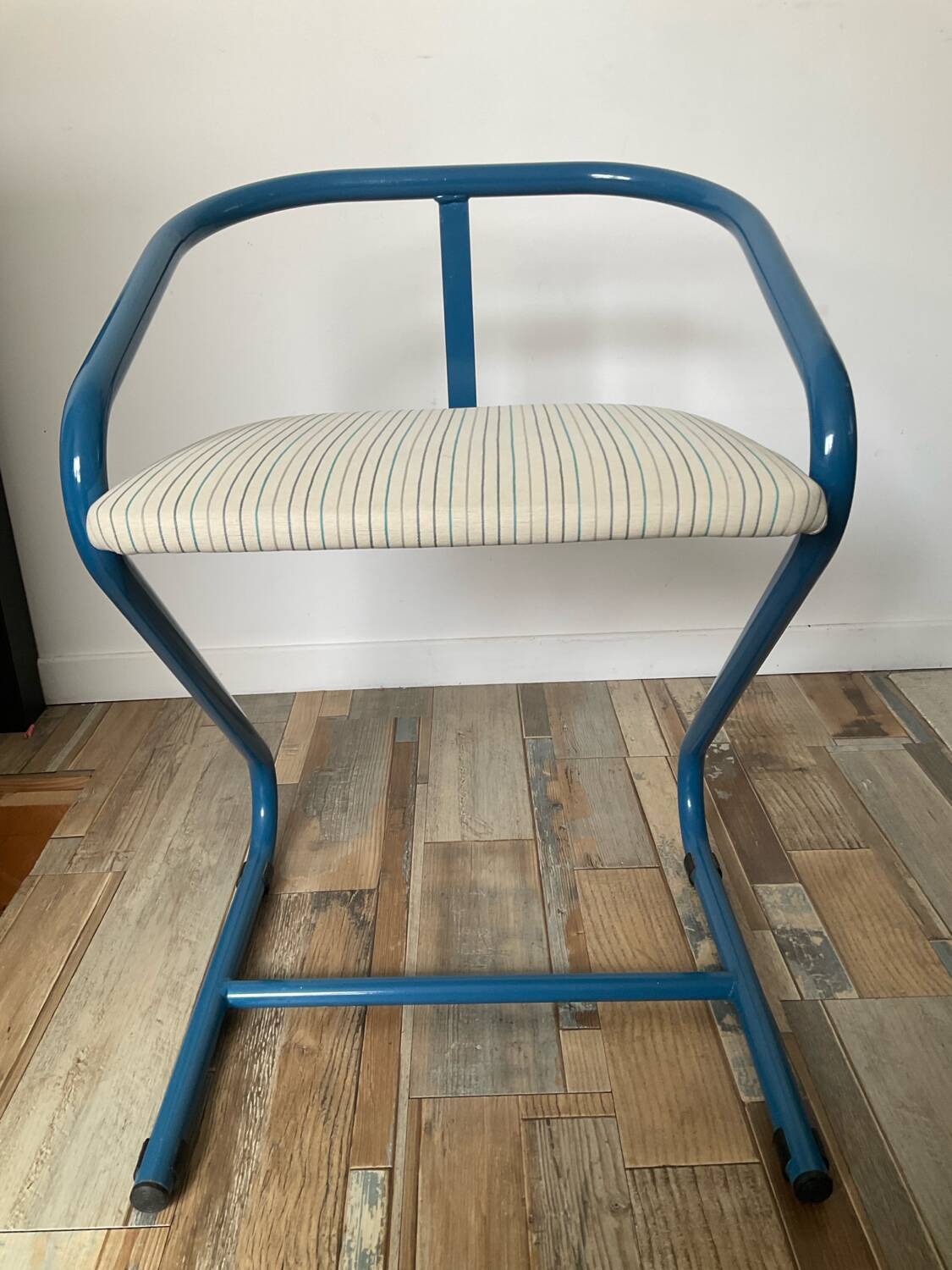 Vintage "Z" chair from the 1970s