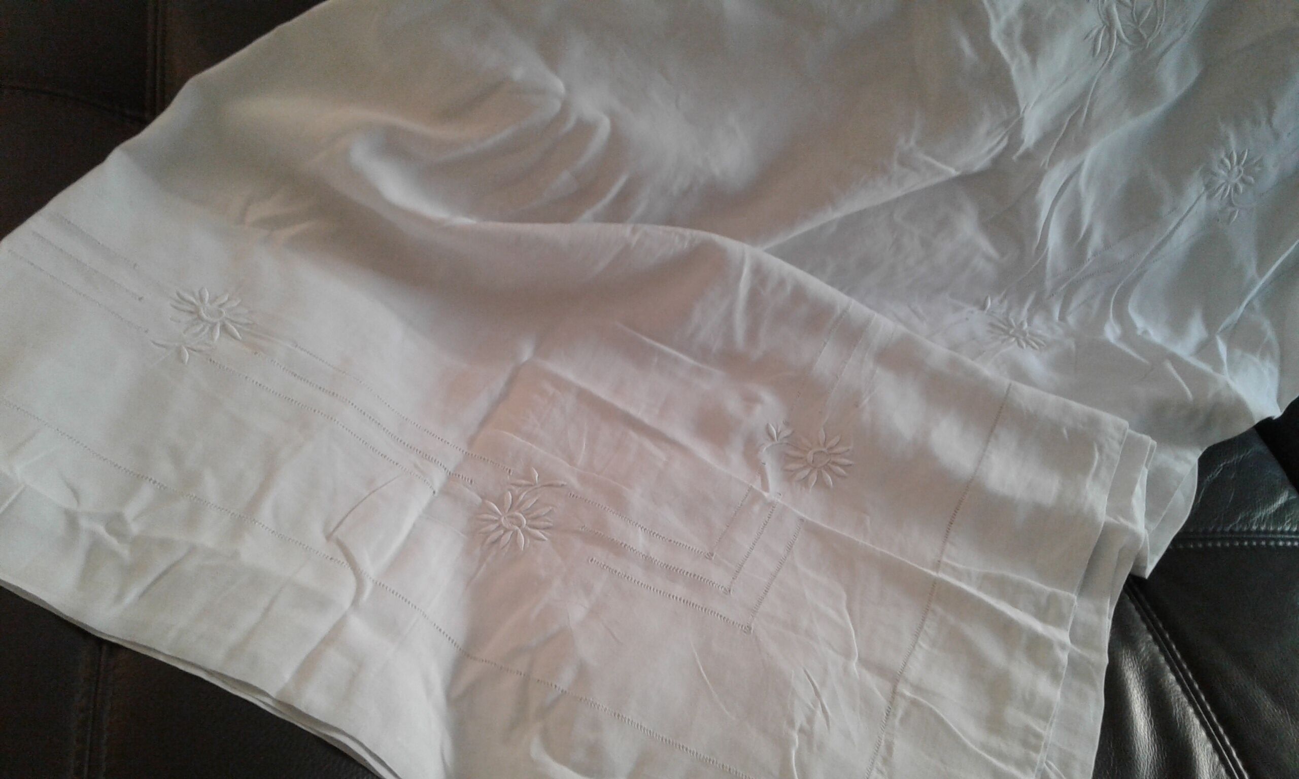 Lin Drap. monogramme embroidered B M and flowers.