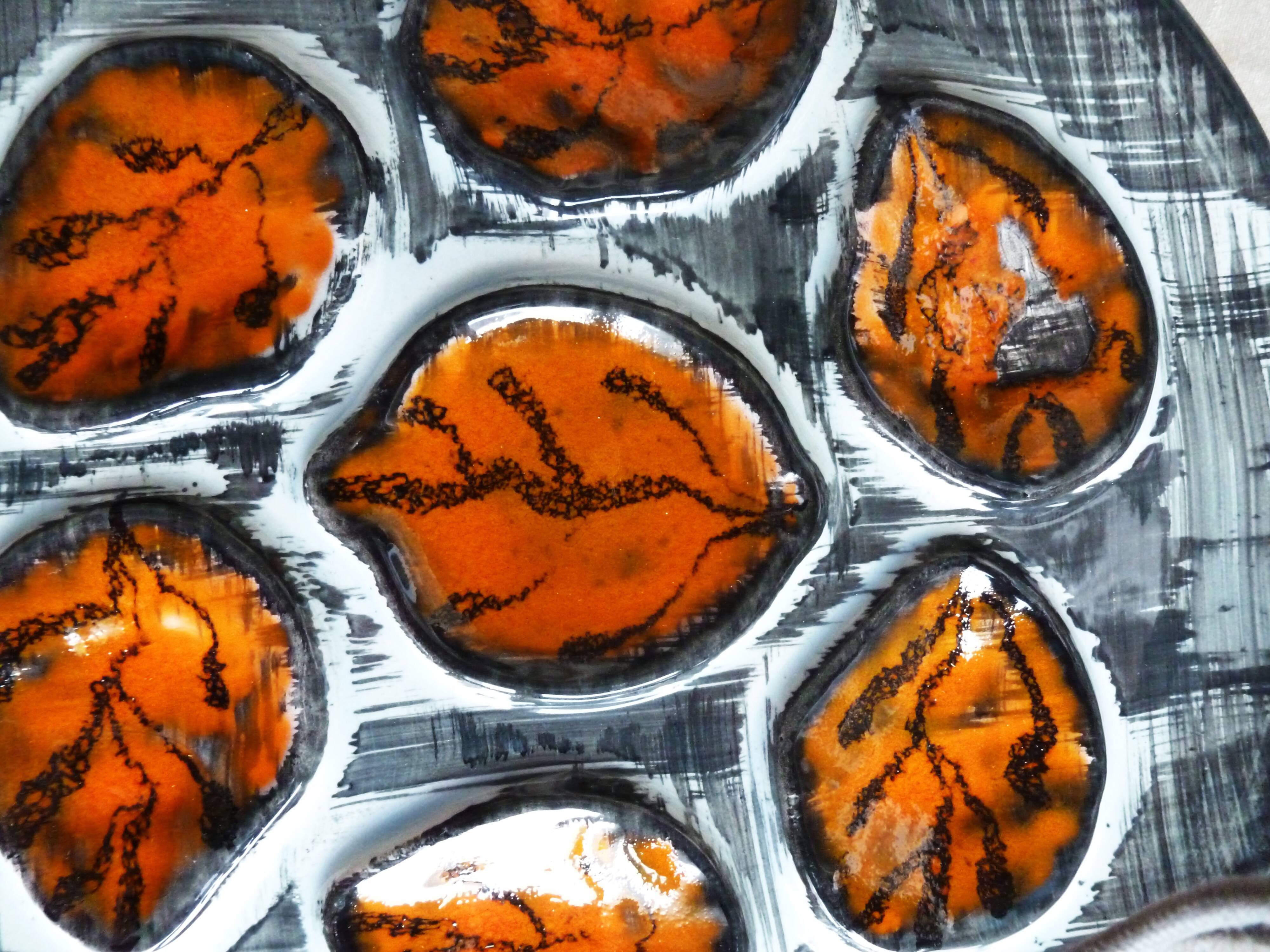 Hand-painted oyster plates - Plates from Pornic, France