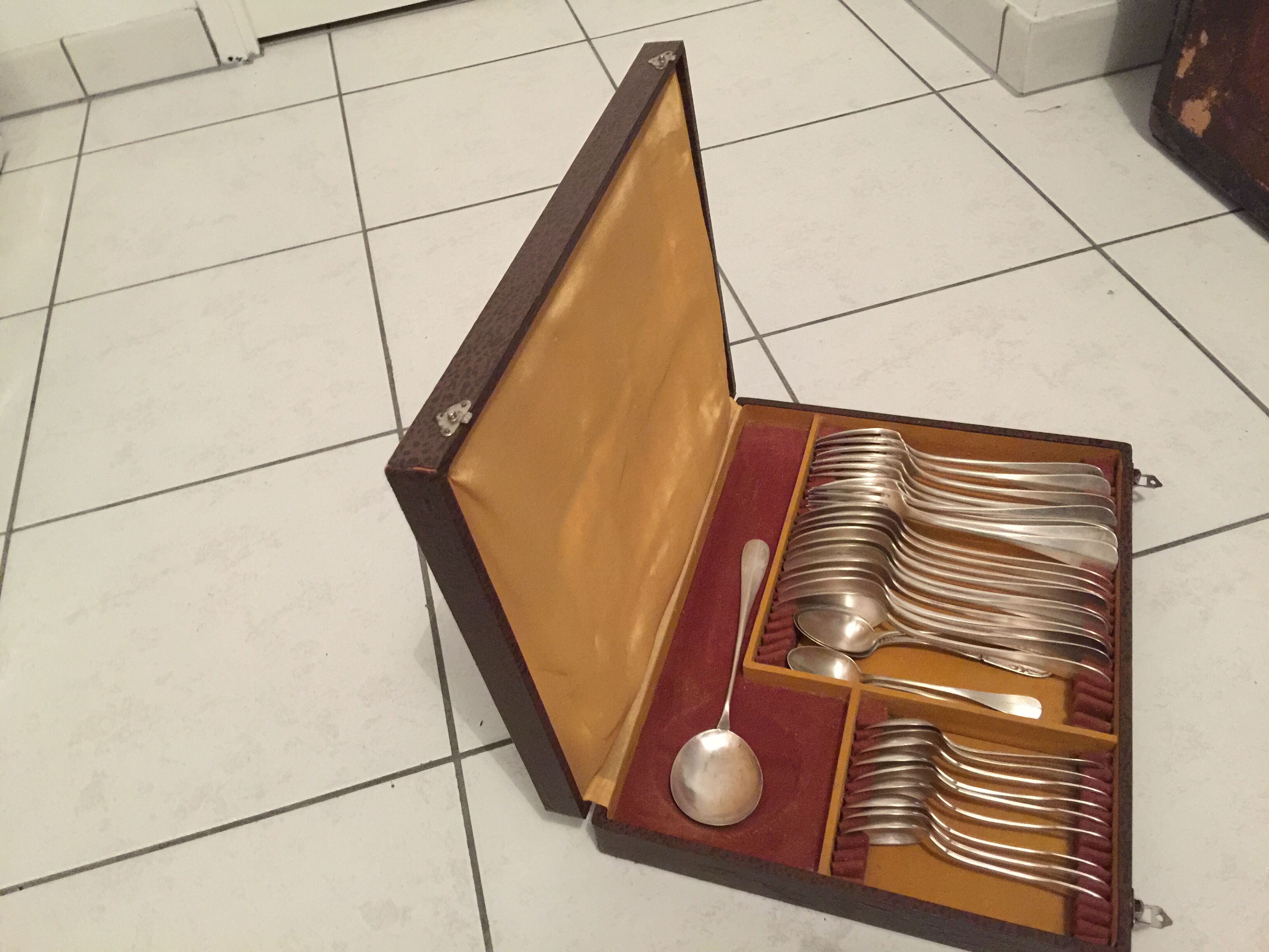 Silver metal cutlery