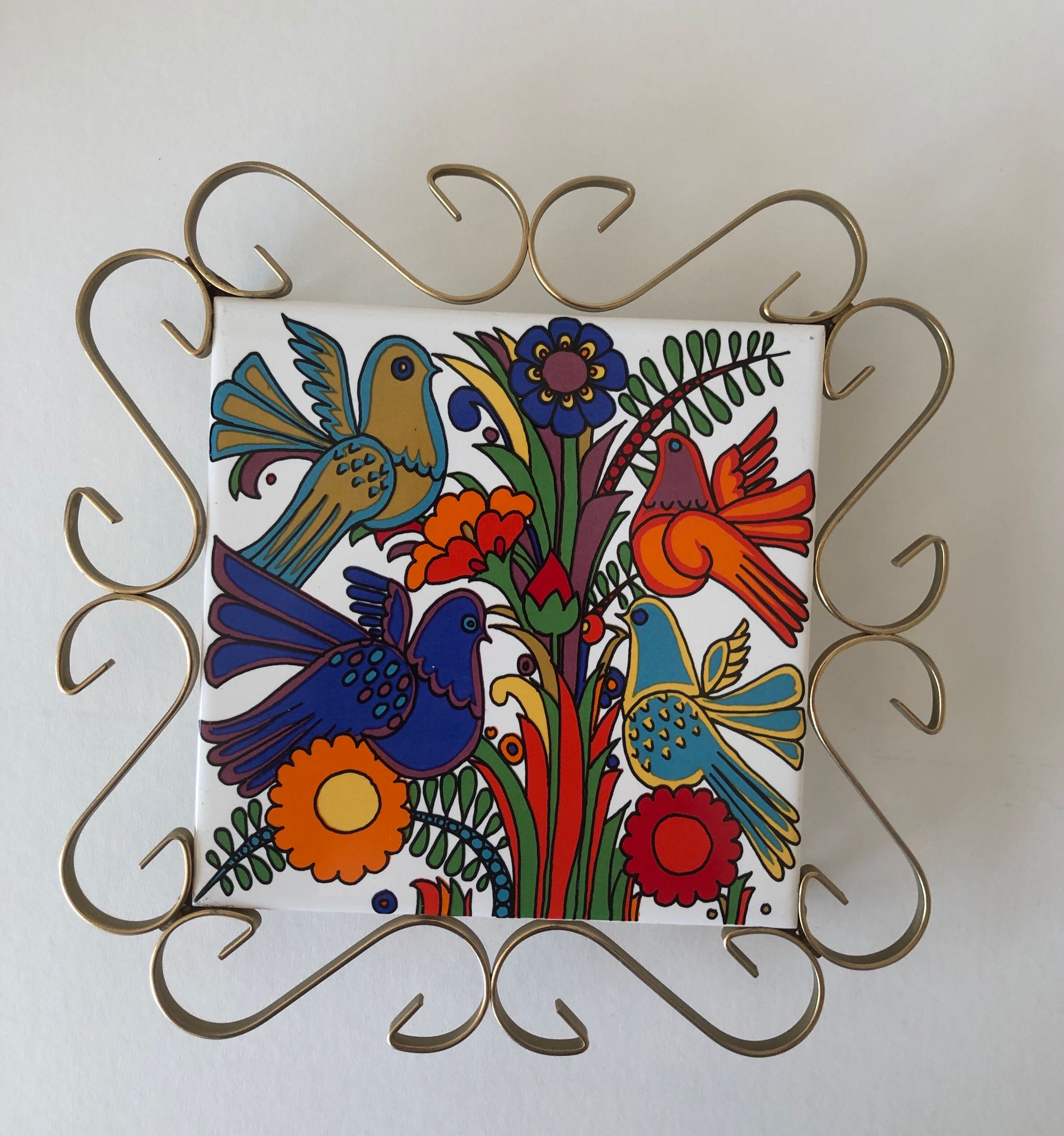 Underside Of Plat service Acapulco by Villeroy & Boch