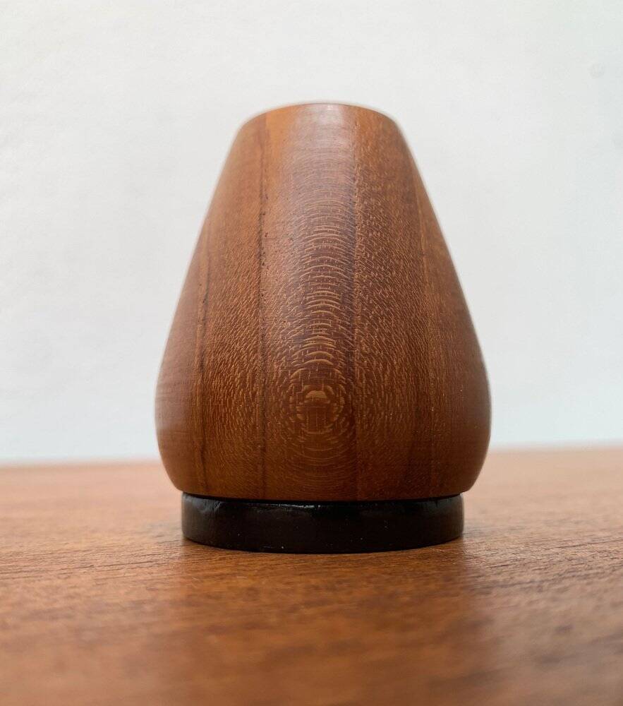 Set of 2 teak salt and pepper shakers from mid-century, 1960s.