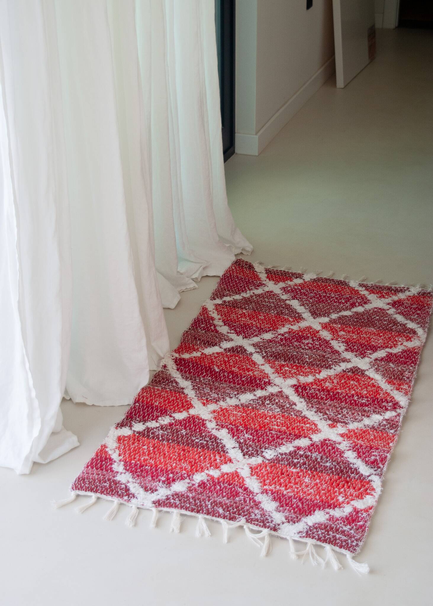 Tapis artisanal en coton recyclé - Réversible - Rouge et blanc