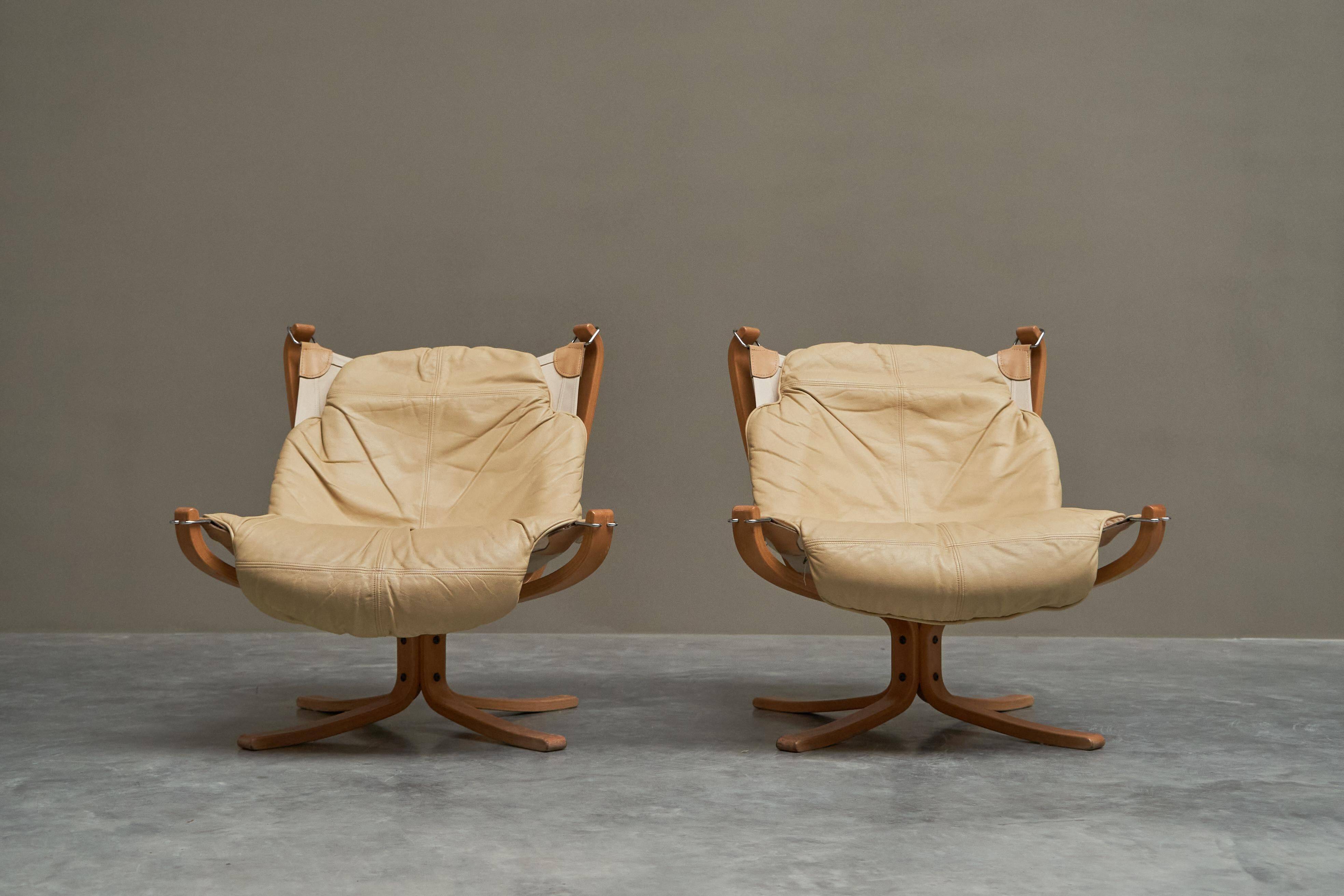 Pair of Sigurd Ressell Falcon Lounge Chairs leather, canvas, birch, 1970s