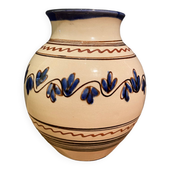 Vase en terre cuite vernissée à décor de frise végétale de type Savoie
