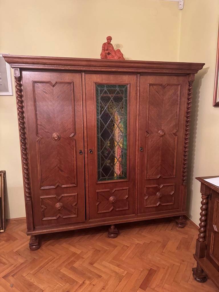 Spanish style oak wardrobe, early 20th century