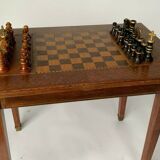 Table chess marqueterie piece sculptee bois 1930