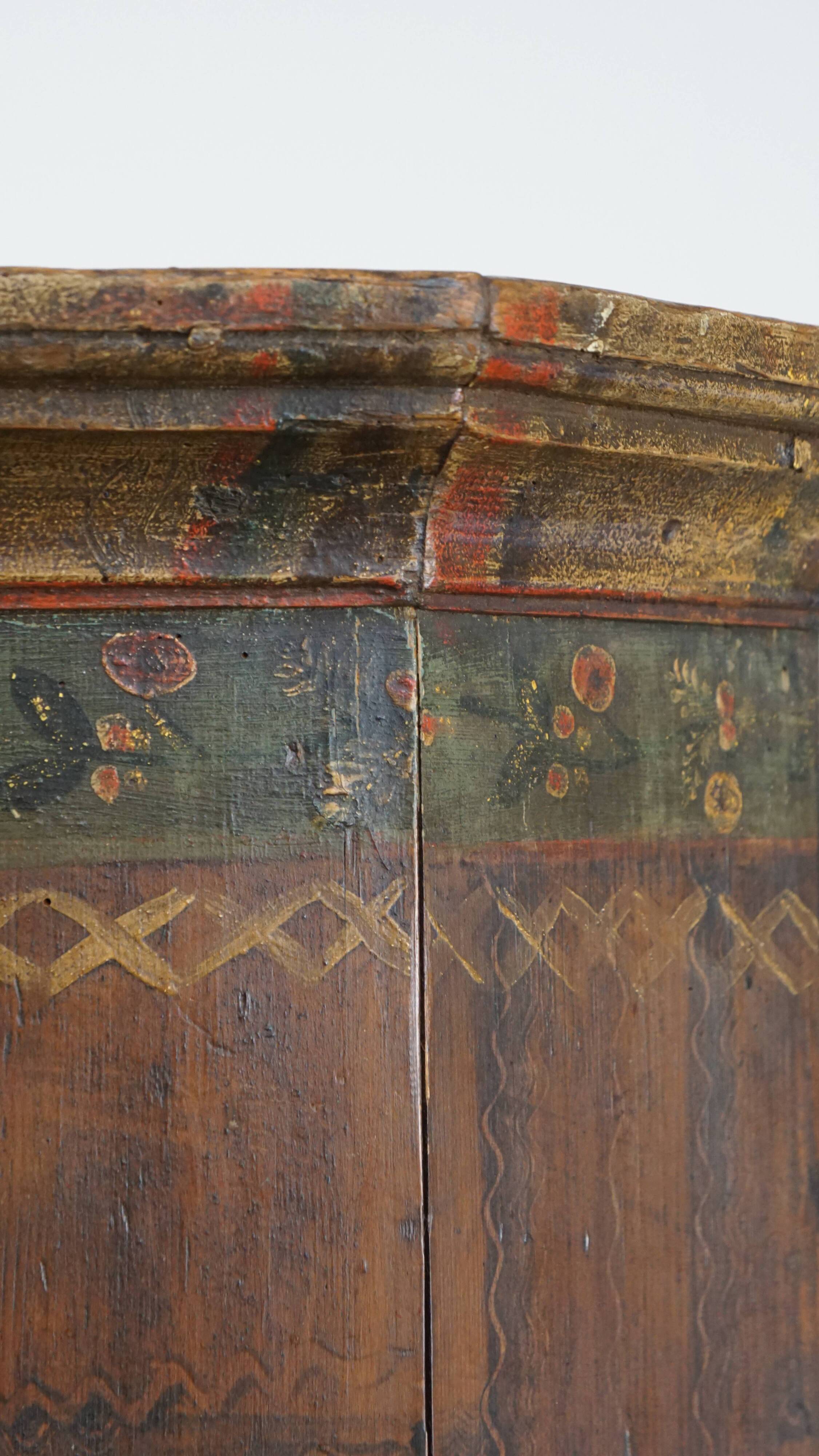 Buffet/armoire de mariée antique du XIXe siècle avec une porte