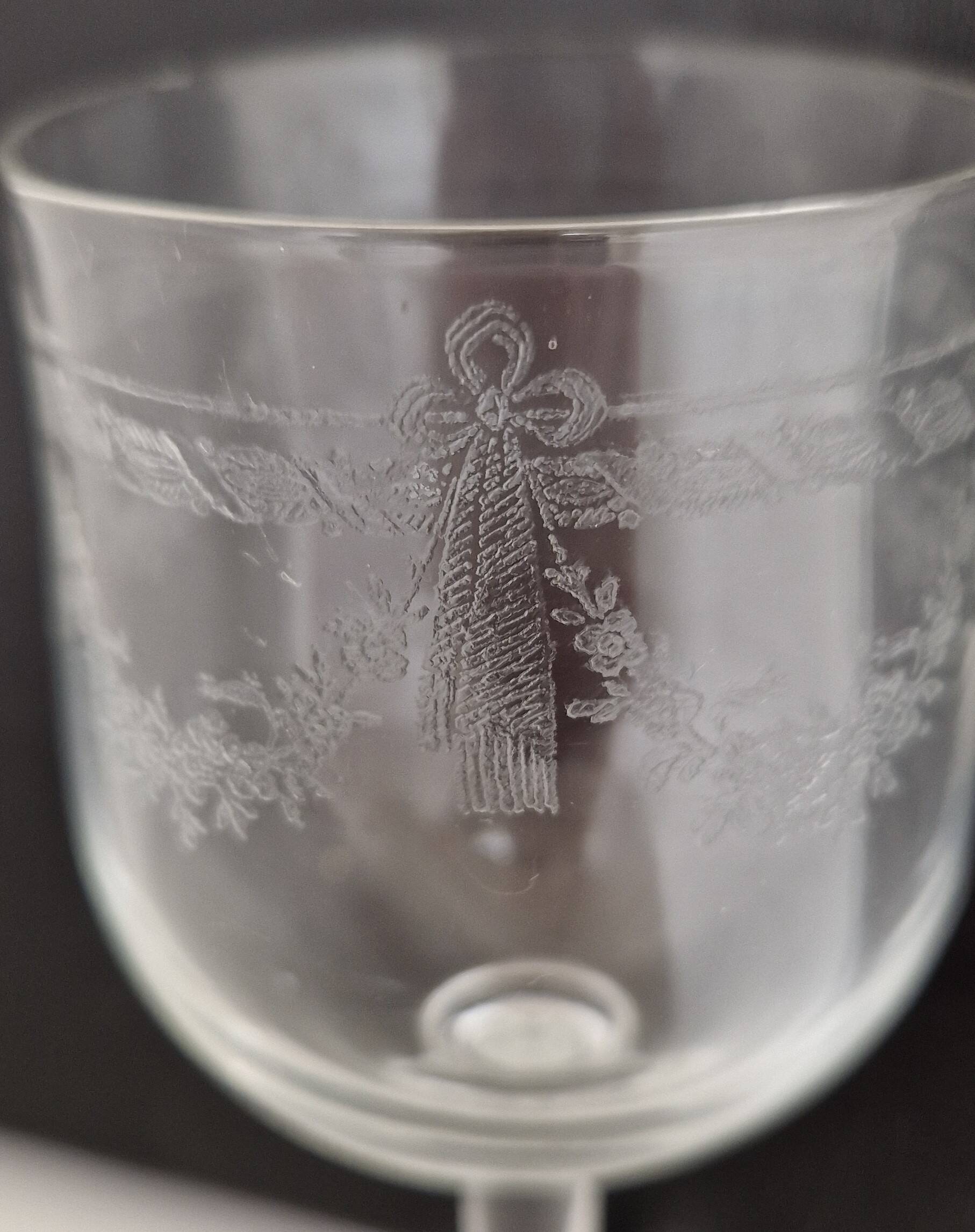 8 engraved crystal glasses