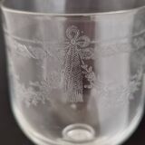 8 verres en cristal gravés