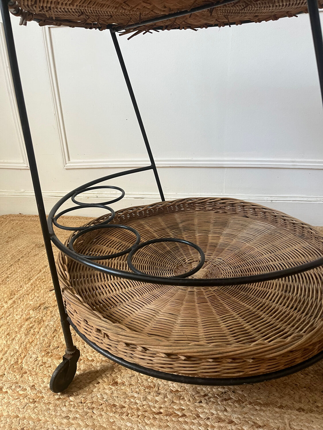 Airborne wicker and metal rolling trolley