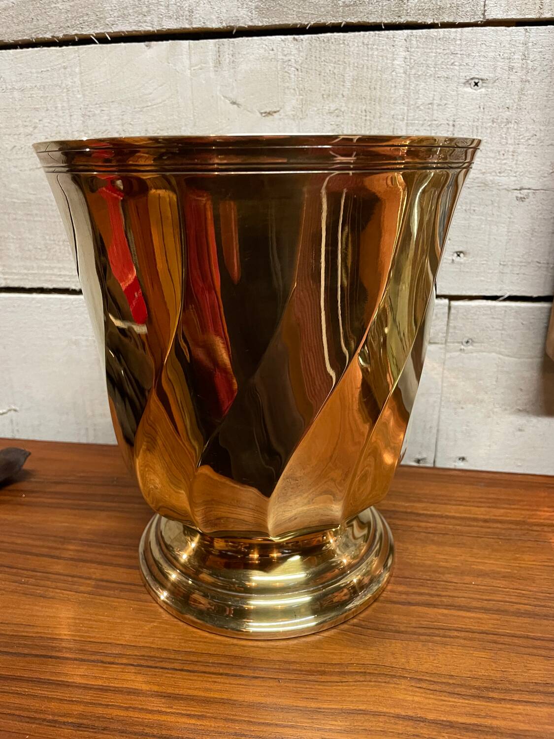 Christofle champagne bucket, gilded metal, twisted model.