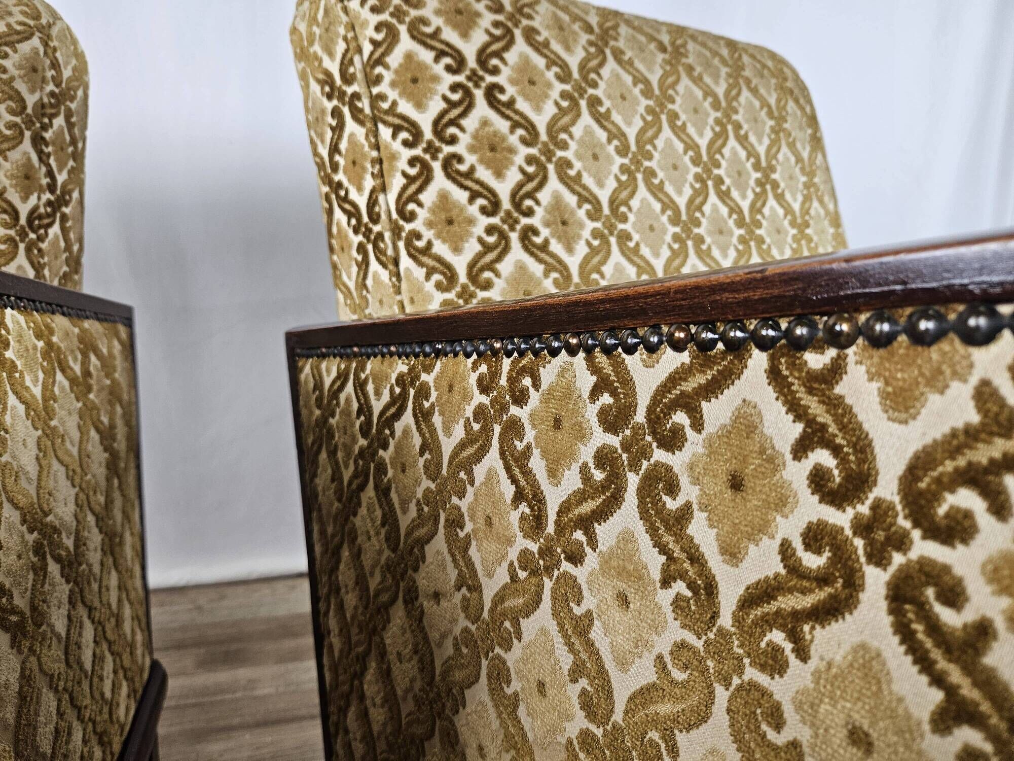 Paire de fauteuils Art Déco des années 1930 recouverts de tissu