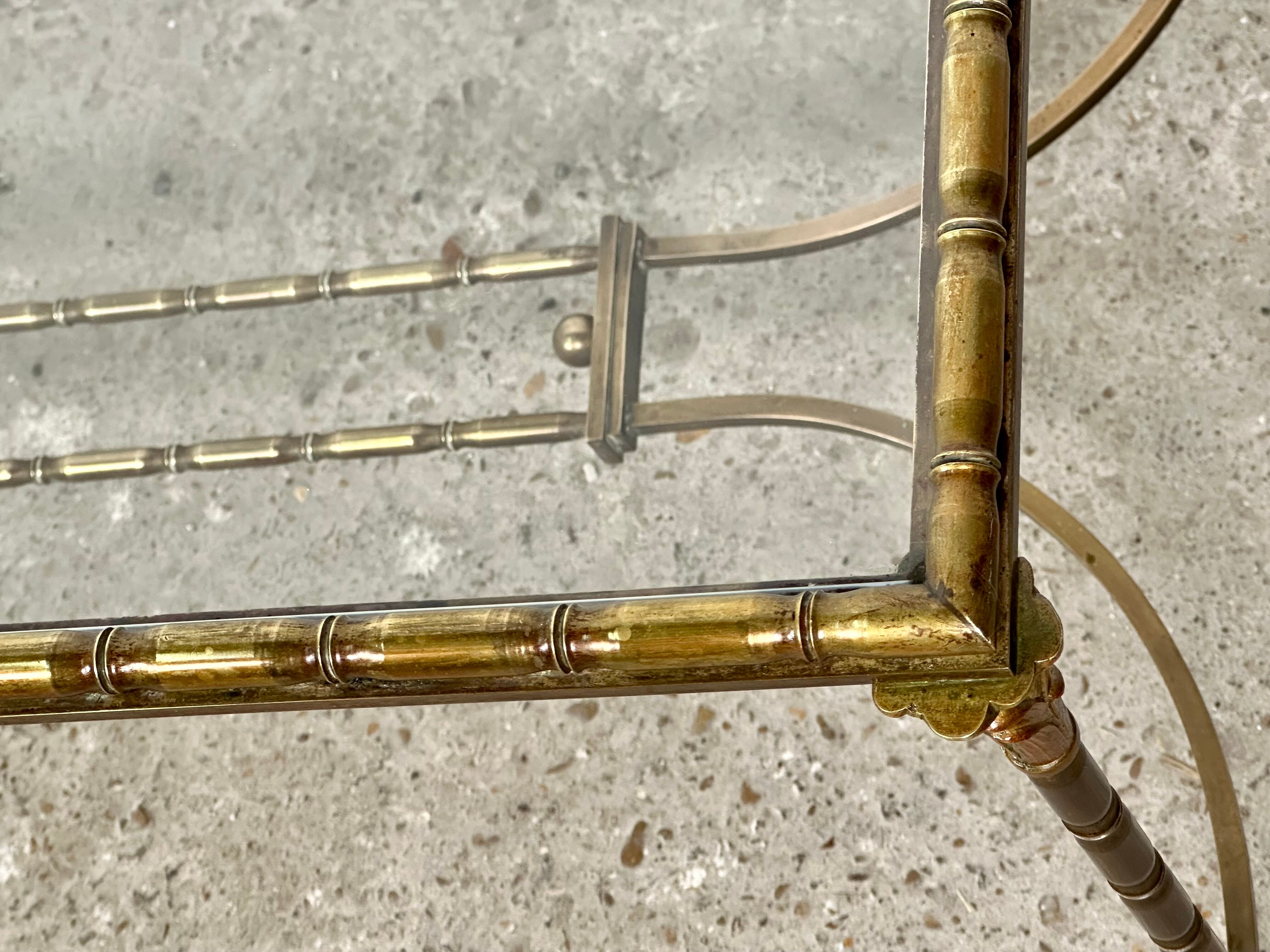 Table basse en bronze doré 1960