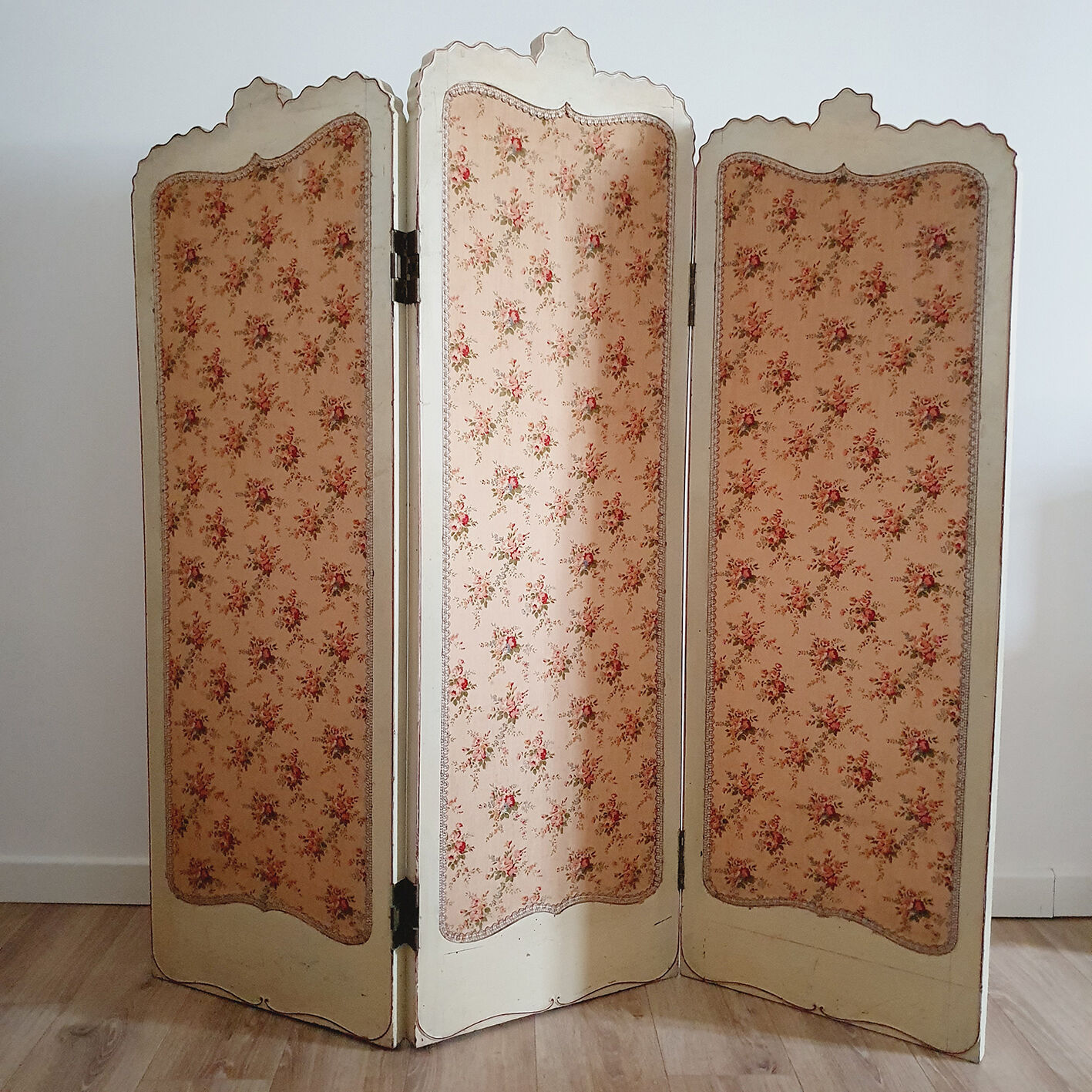 Wood and fabric screen
