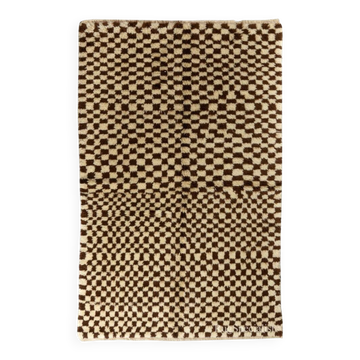 Tapis "Tulu" à carreaux modernes, noué à la main, fabriqué en laine non teinte 100 % naturelle. Couleurs crème et marron.