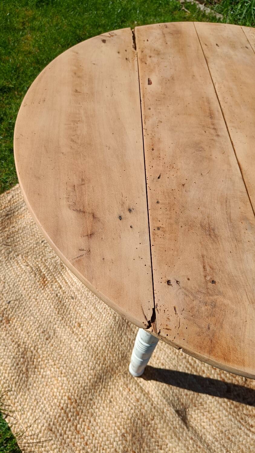 Antique round walnut table – sanded solid wood top