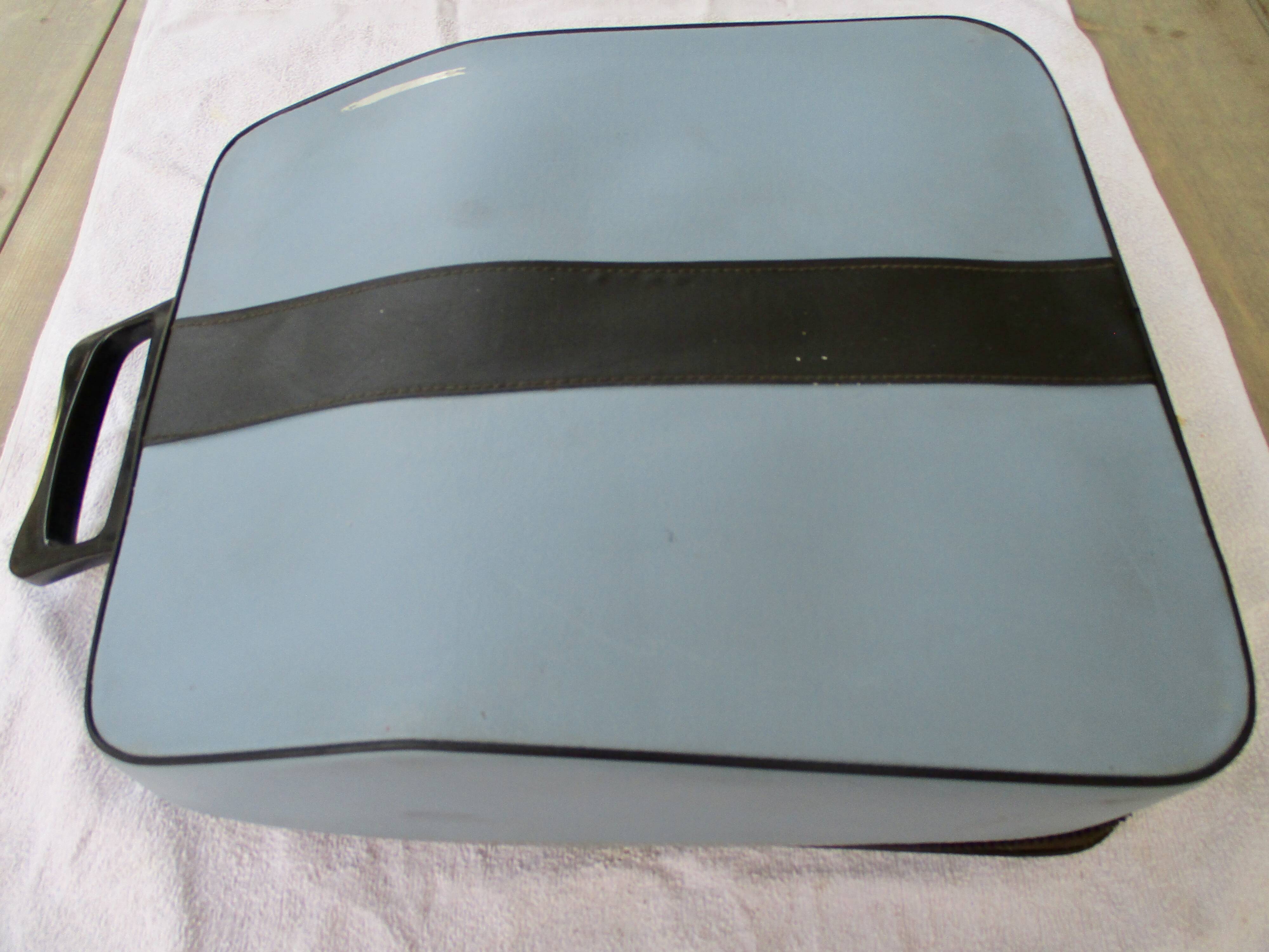 Typewriter, olivetti lettera 32