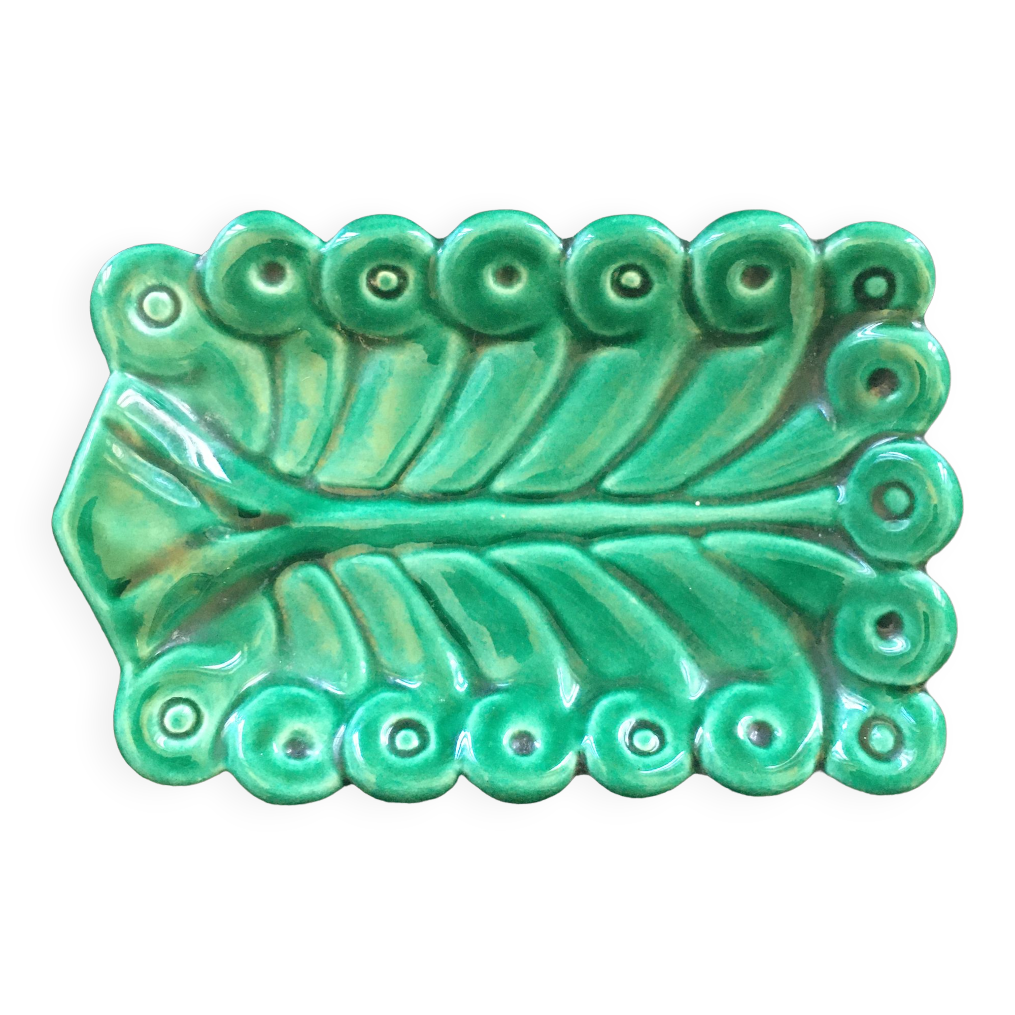 Stylized leaf pocket emptier