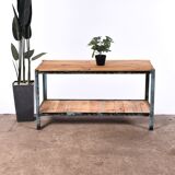 Industrial shelving unit