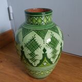 Safi vase signed