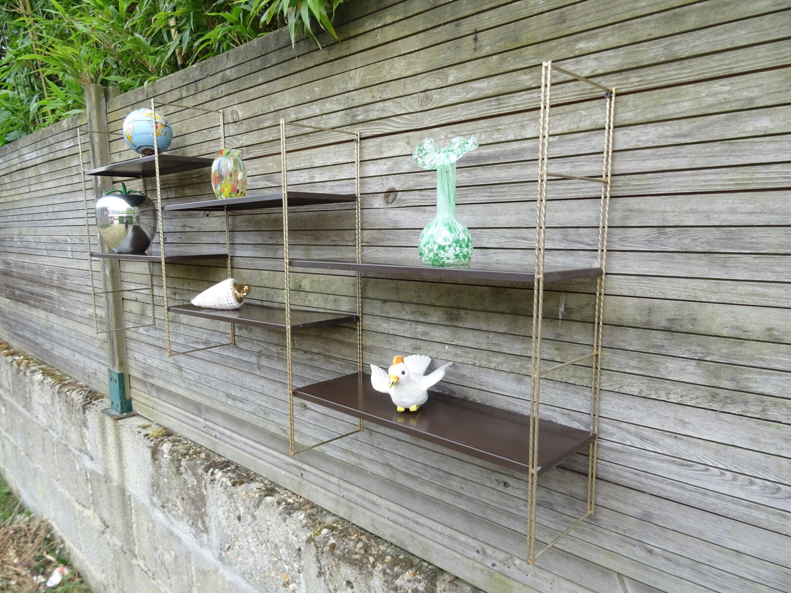 Modular metal string wall shelf