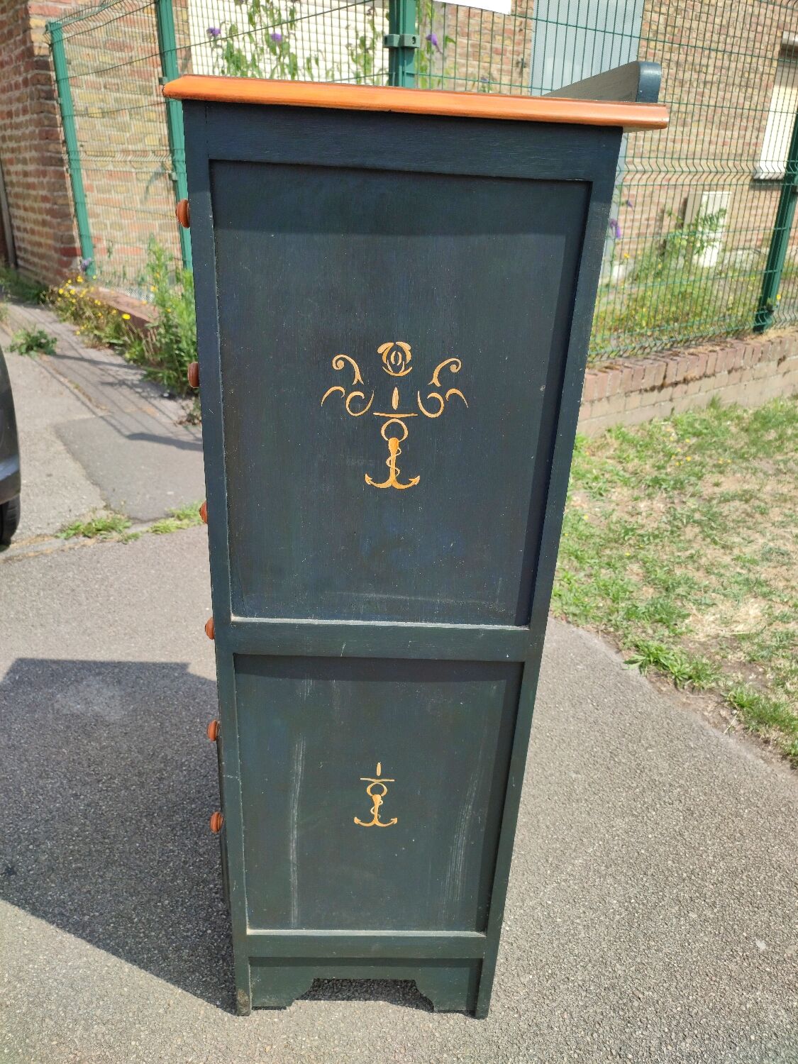 Vintage chiffonnier