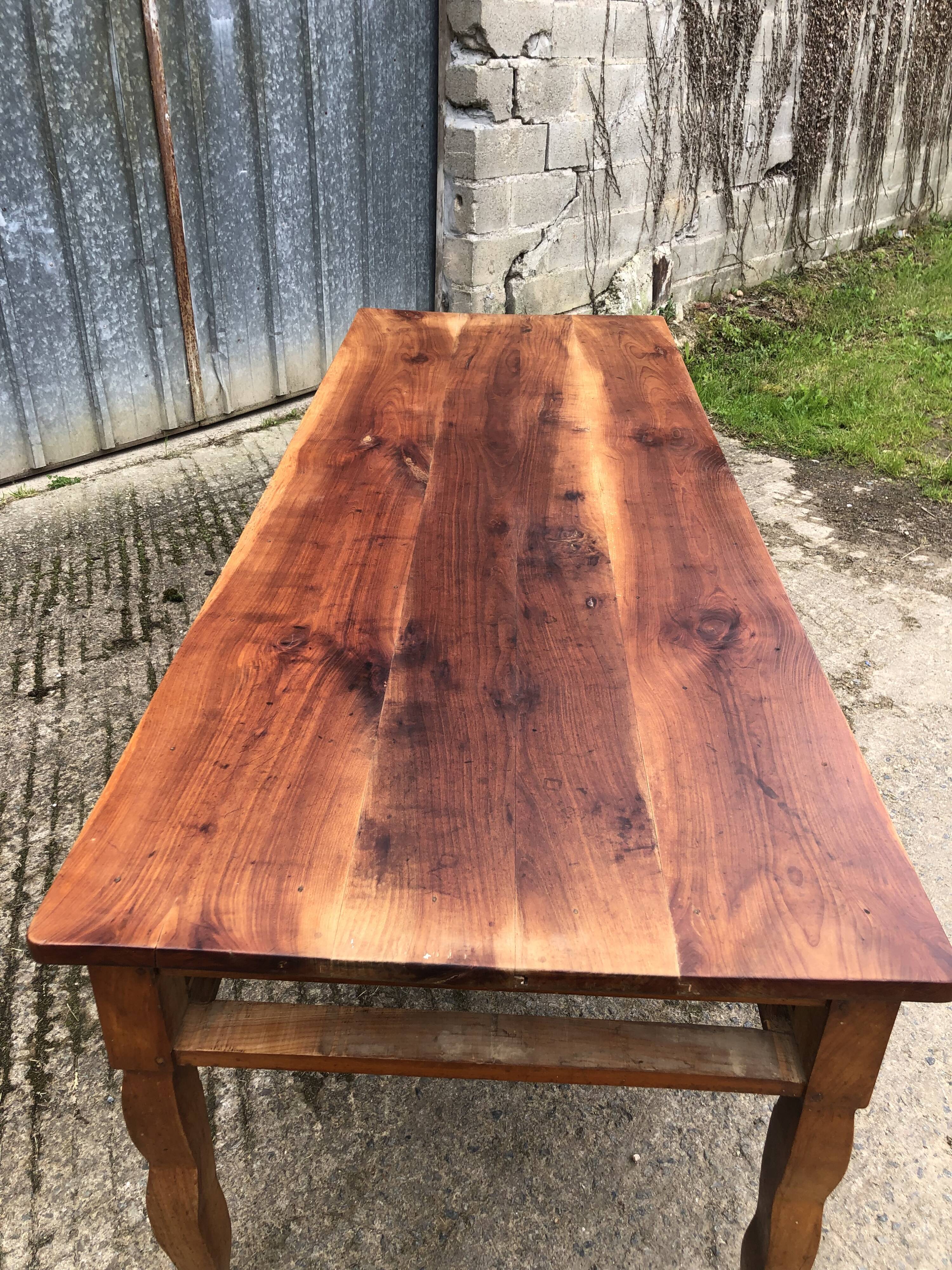 Table de ferme ancienne en cerisier massif avec 2 tiroirs et une tirette