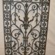 Grille de porte en fonte