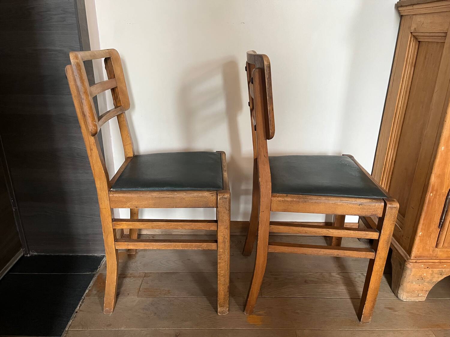 2 Chairs