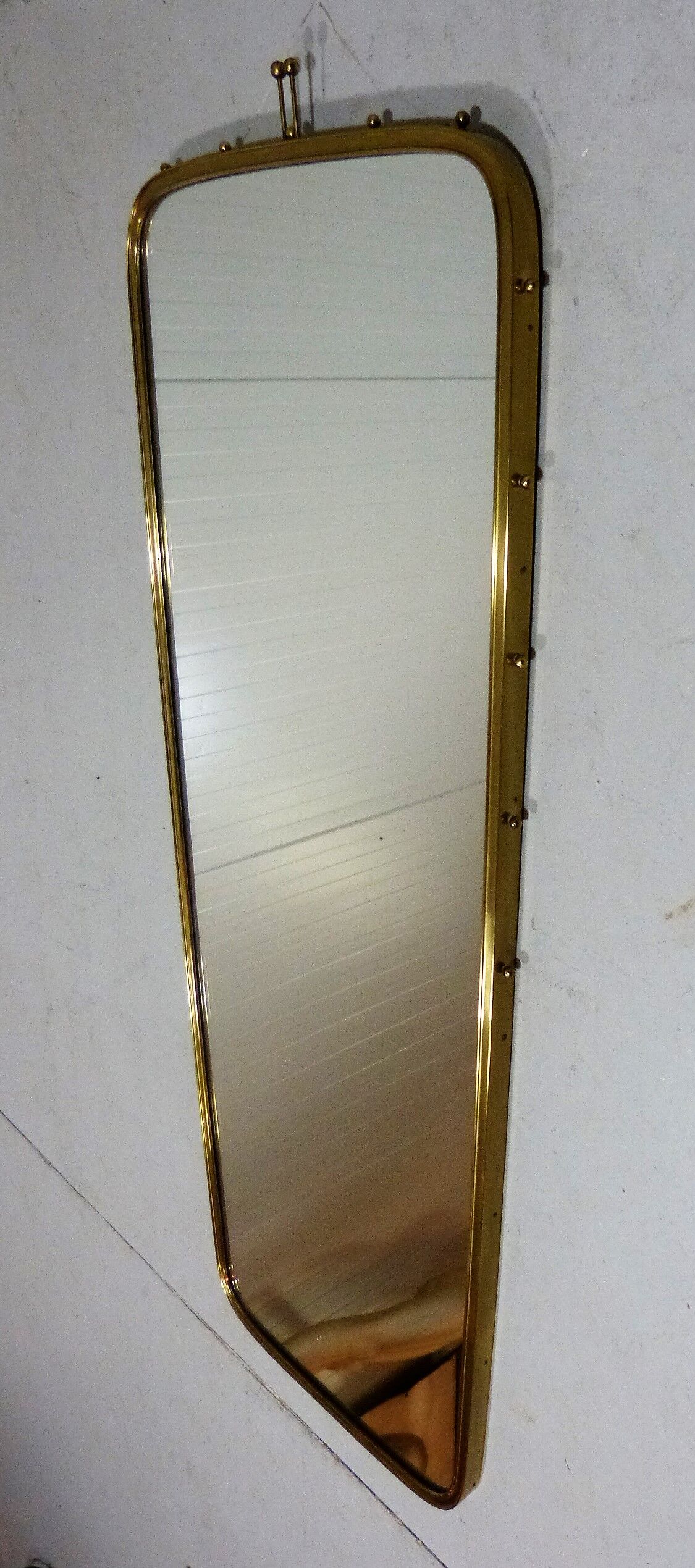 Brass wall mirror by "Münchener Zierspiegel", Germany