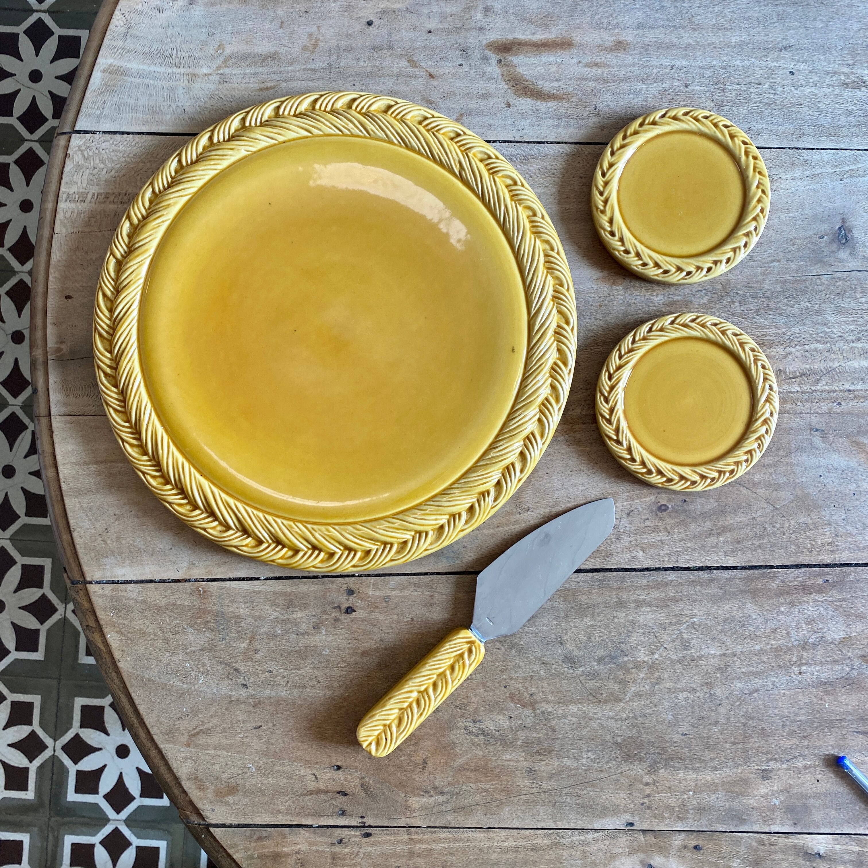 Vintage cheese and under bottle service