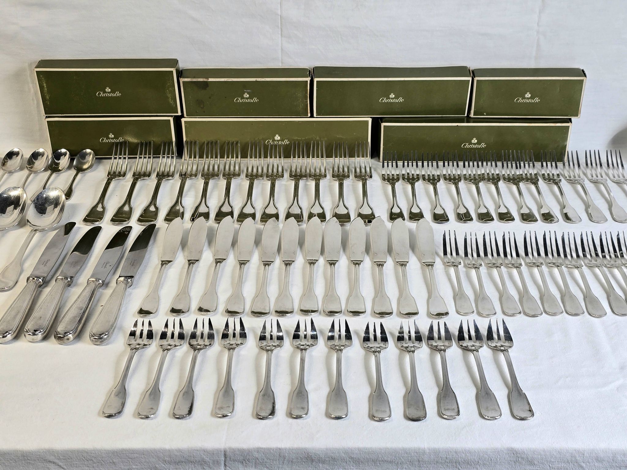 87-piece household cutlery set from Christofle, Versailles model, in metal.