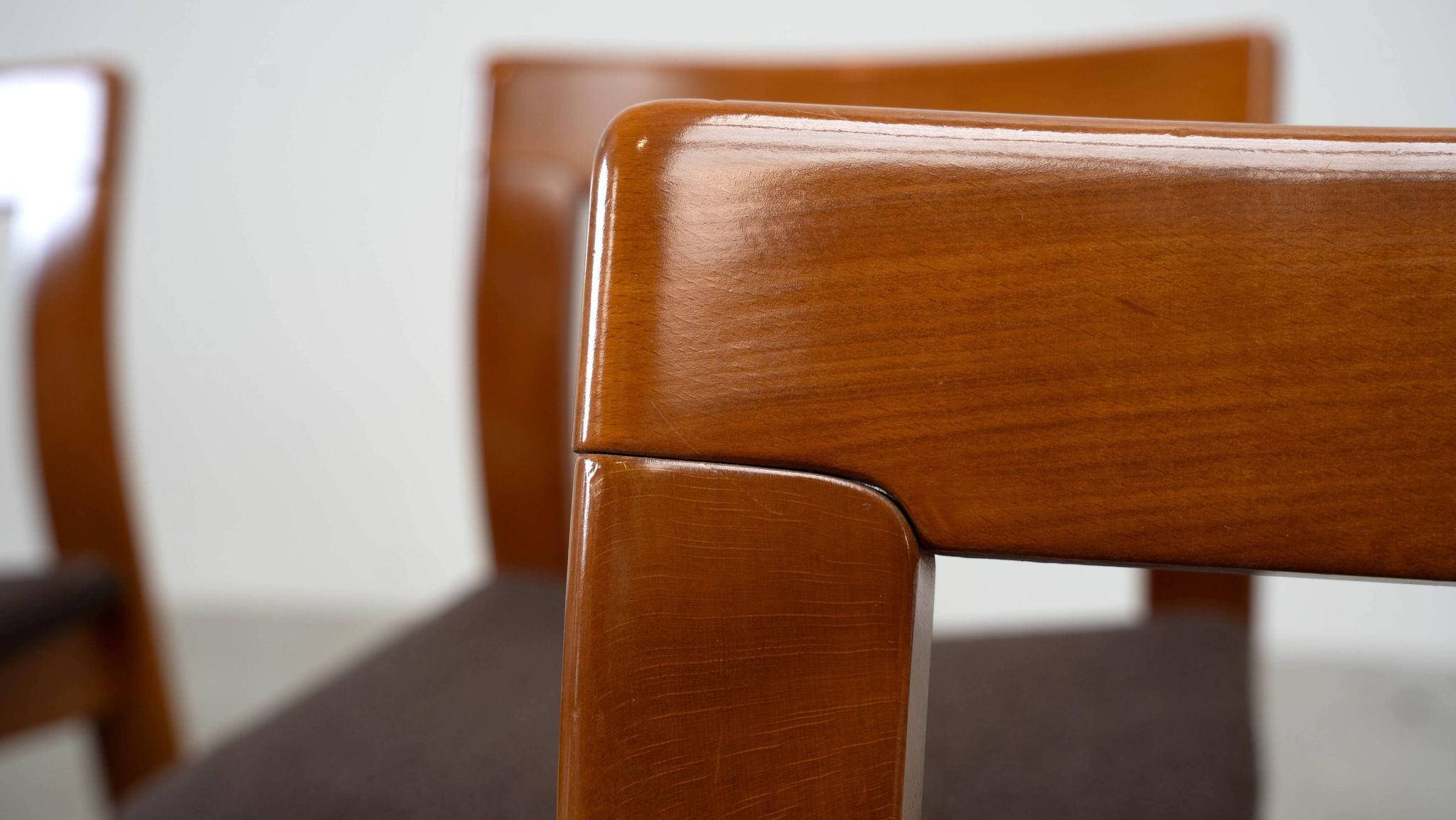 Set of six sculptural Italian dining chairs by Mobil Girgi